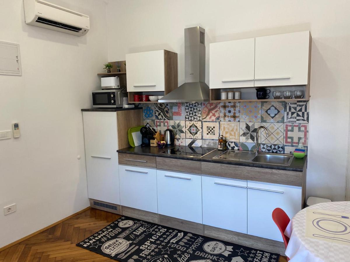 Apartment Villa Lora Pula Luaran gambar