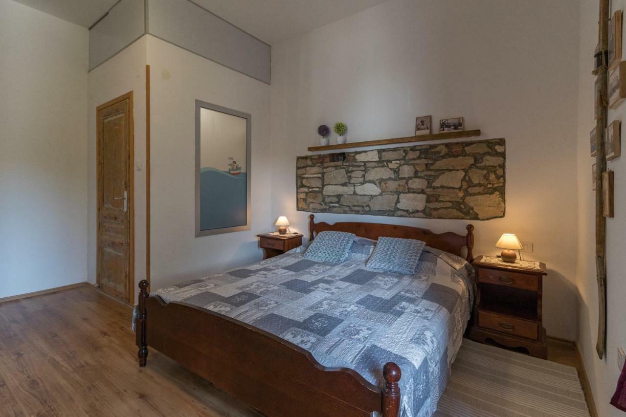 Apartment Villa Lora Pula Luaran gambar