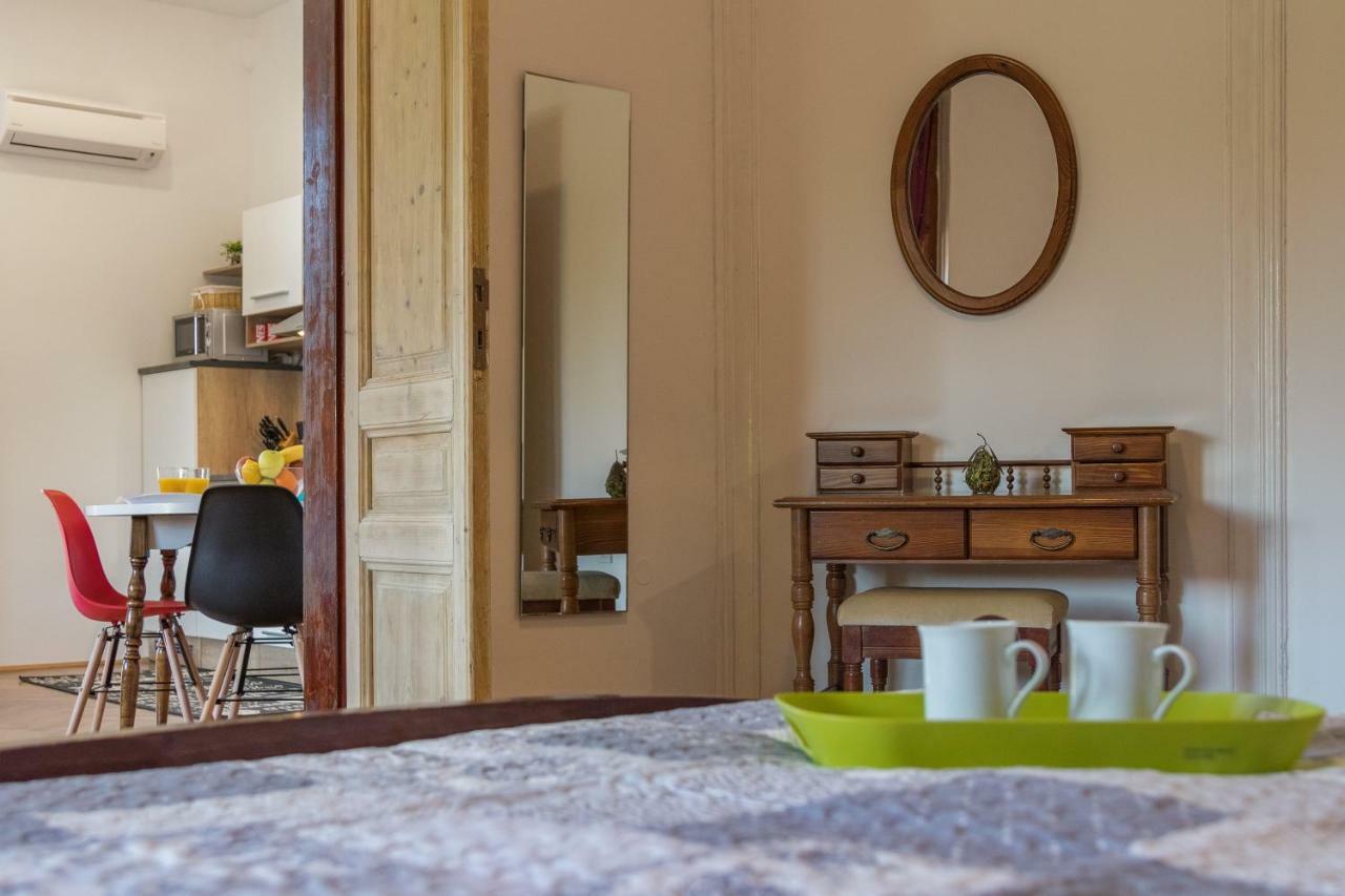 Apartment Villa Lora Pula Luaran gambar
